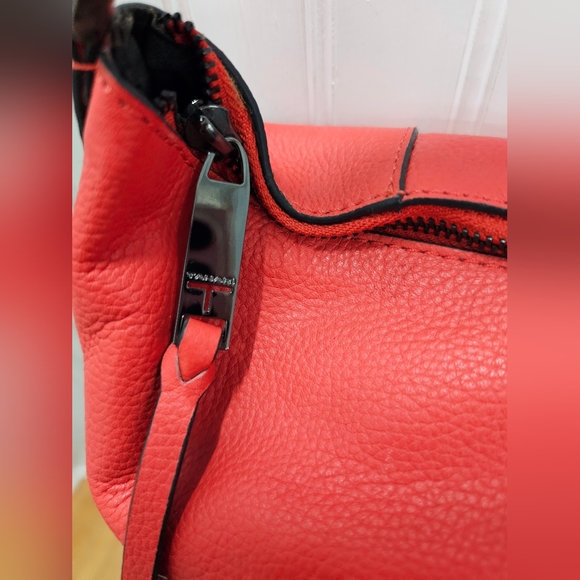 Tahari Hobo NWT - Picture 2 of 11